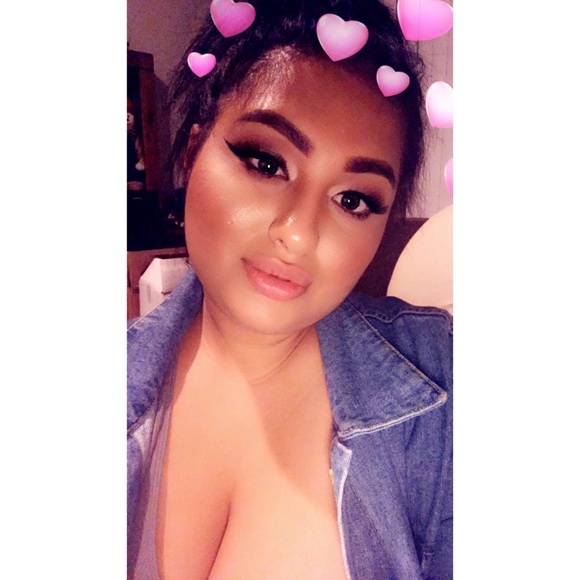 Meet your Posher, Elizabeth - Picture 3 of 3