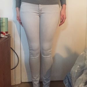 Jeggings in a very light blue! Almost new!