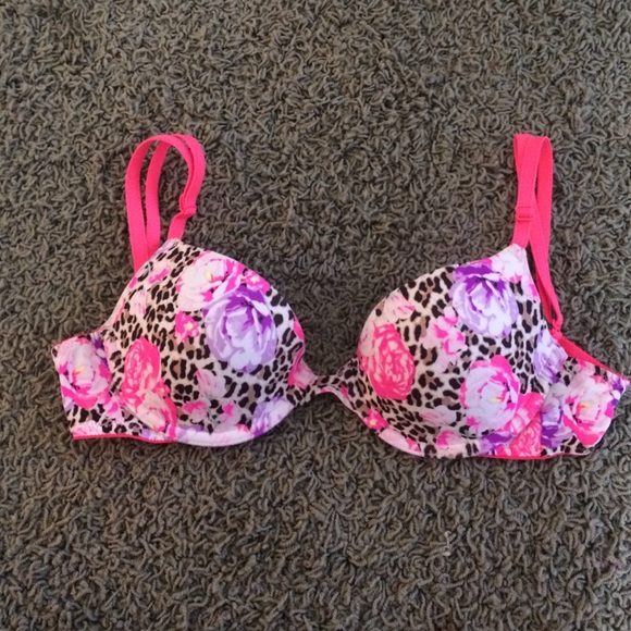 NWOT Victoria's Secret bra