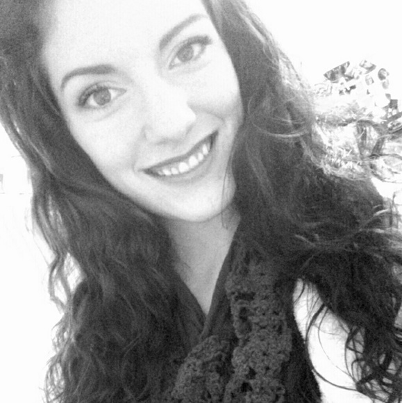 Meet your Posher, Ashley - Picture 2 of 2