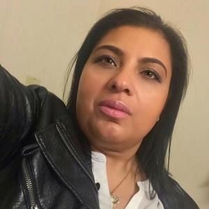 Meet your Posher, Yolanda