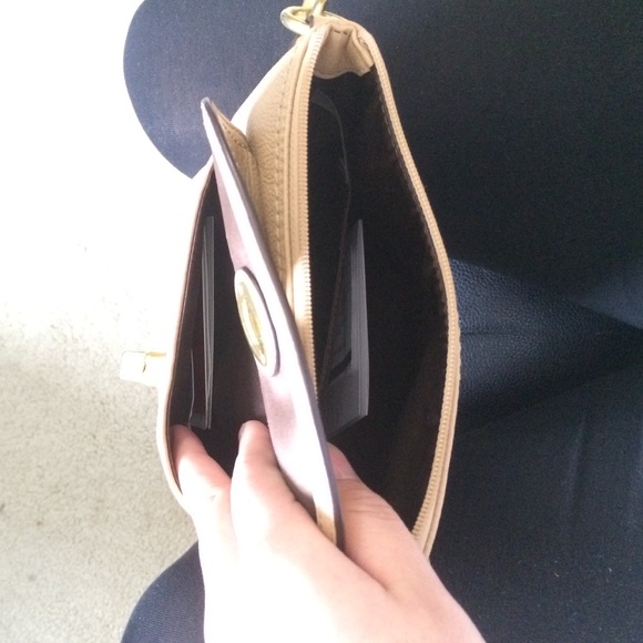 Authentic Coach Leather Crossbody - Picture 4 of 4