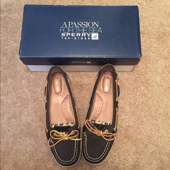 Women's size 8 1/2M Sperrys!