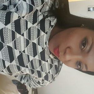 Meet your Posher, Nikia