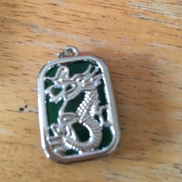 Vintage jade dragon pendent - Picture 4 of 4