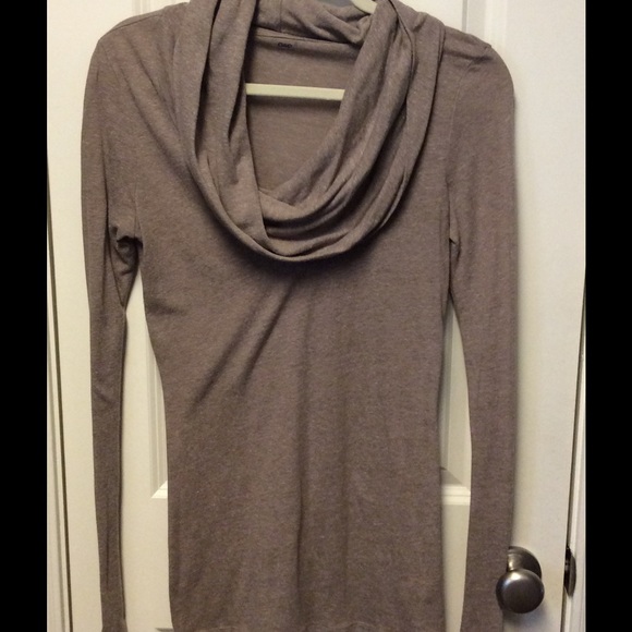 GUC GAP top