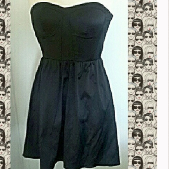 SUPER SEXY LITTLE BLACK DRESS - Picture 3 of 4