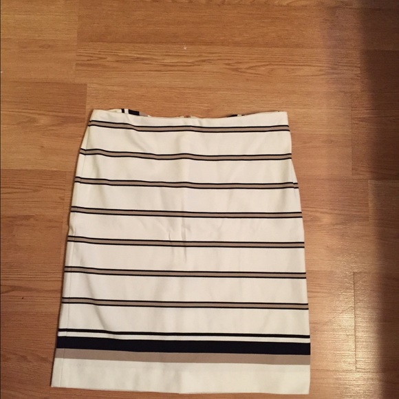 Off white, beige and black skirt