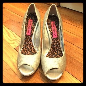 Betsey Johnson pumps