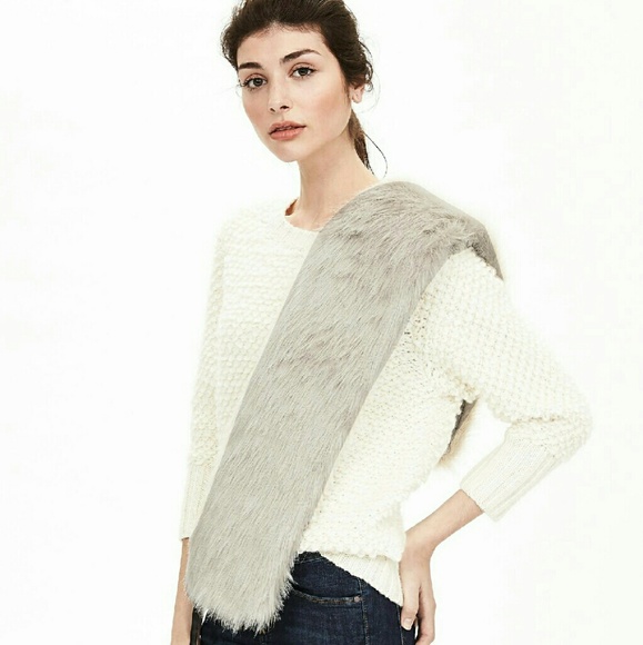 Banana Republic Accessories - NWT Banana Republic Faux-fur Scarf Banana Republic Accessories - NWT Banana Republic Faux-fur Scarf