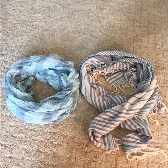 Set of 2 scarves!