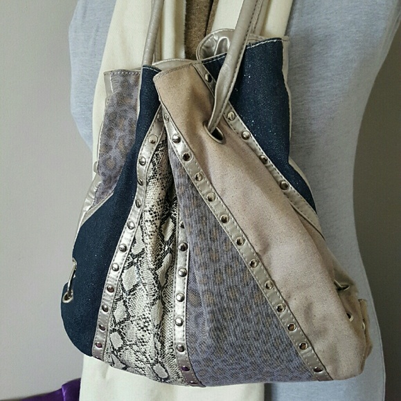 Cute Daisy Fuentes medium purse