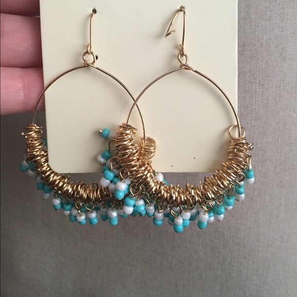 ❗️SOLD❗️Beaded Earrings - Picture 2 of 2