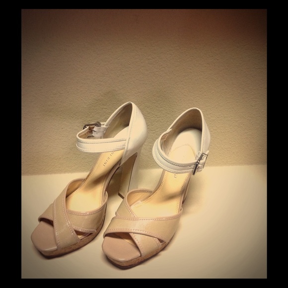 Gianni Bini Platform Sandals