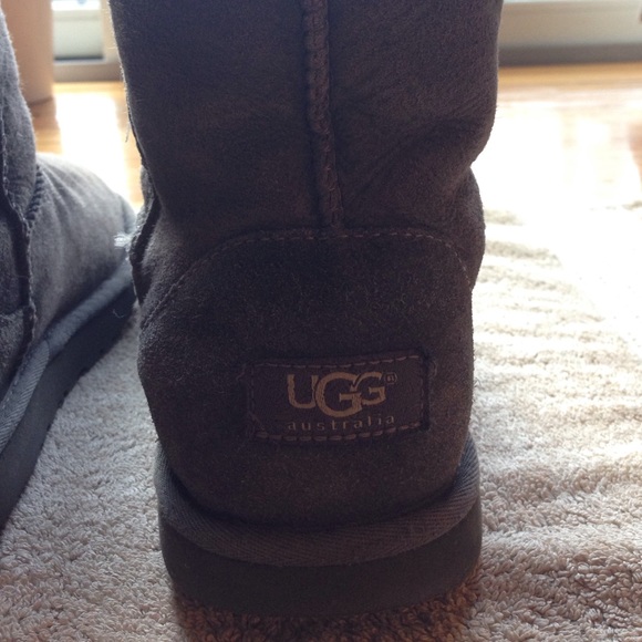 Classic Gray Ugg Boots - Picture 2 of 6