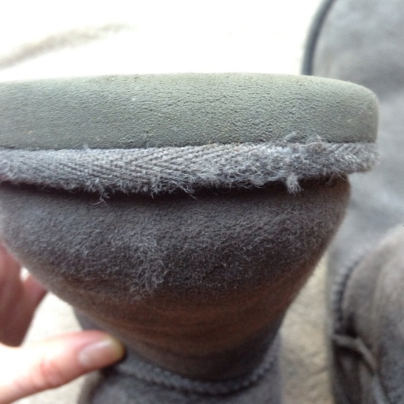Classic Gray Ugg Boots - Picture 4 of 6