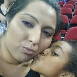 Meet your Posher, Isabel