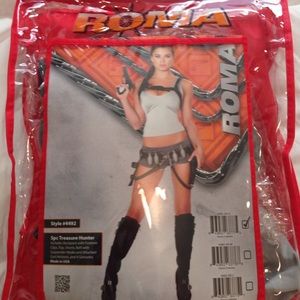 Tomb Raider Halloween Costume size small