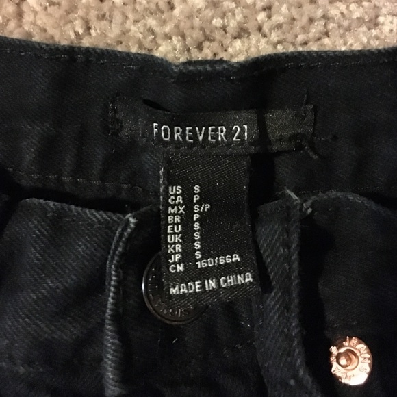 Black High Rise denim shorts - Picture 4 of 4