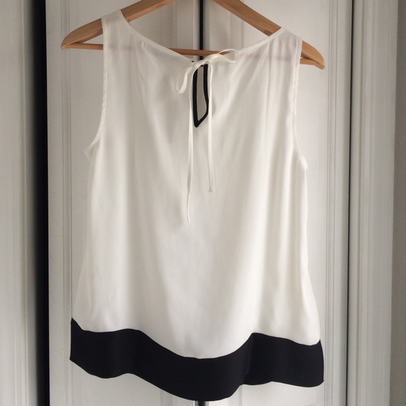 NWT Loft ivory shell with black bottom band. - Picture 4 of 4