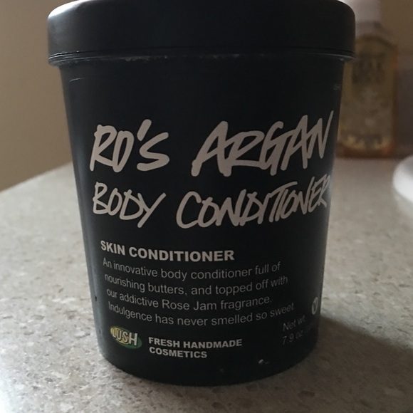 LUSH Ro's argan body conditioner