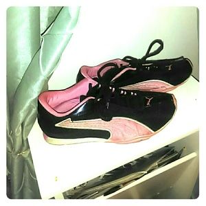 ?? Puma sneakers😊