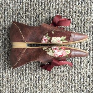 RESTRICED floral oxfords