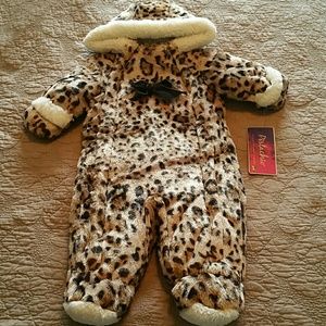PISTACHIO SNOWSUIT  BABY GIRL SZ 6/9M