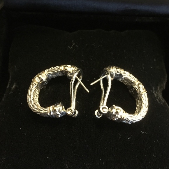 Fashion earrings