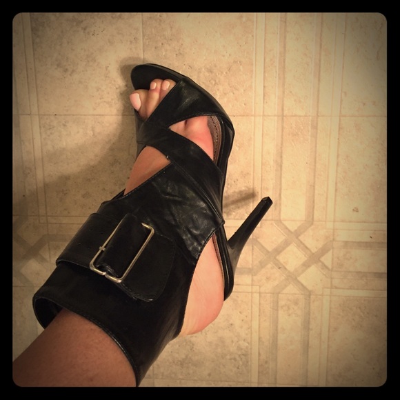 Dollhouse size 61/2 black, 41/2 inch heel. - Picture 1 of 4