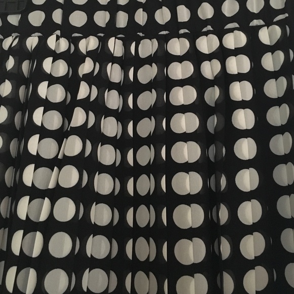 Flirty BCBG Polka dot mini skirt! - Picture 2 of 3