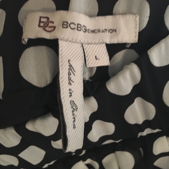 Flirty BCBG Polka dot mini skirt! - Picture 3 of 3