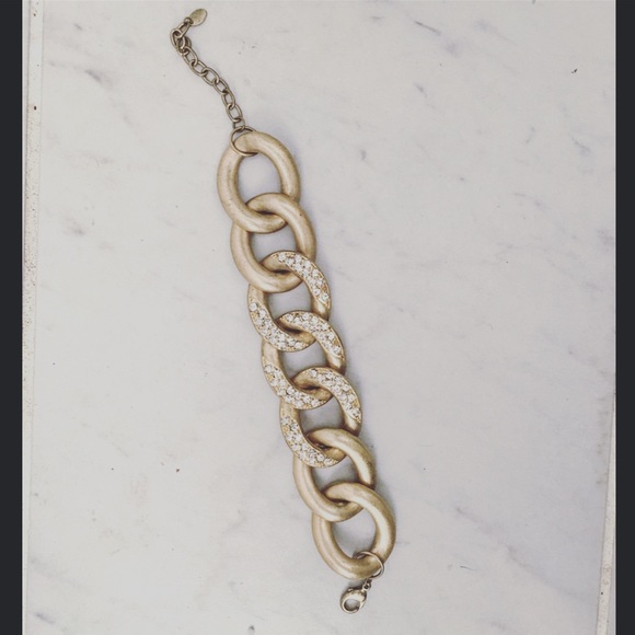 Matte gold pave chain link bracelet - Picture 2 of 3