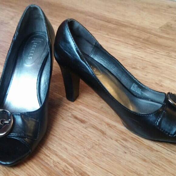 Shoes - Picture 2 of 4