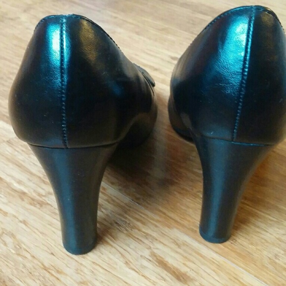 Shoes - Picture 4 of 4