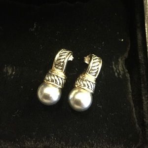 Beautiful silver pearl looking fashion earrings