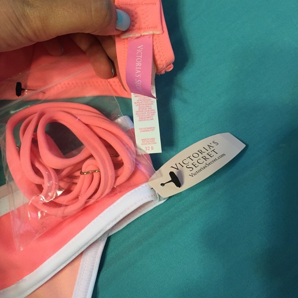 SOLD VS flirt bandeau triangl style 32B, XS bikini - Picture 2 of 2