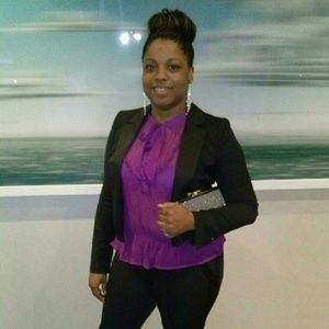 Meet your Posher, Cassandra