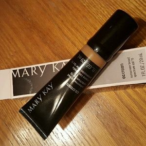 Mary Kay Dark CC Cream