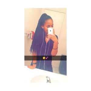 Meet your Posher, Alexis