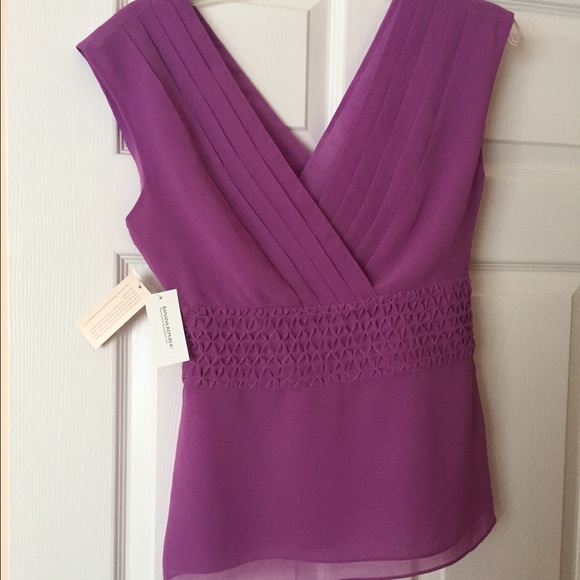 Banana Republic V-Neck Pleated Sleeveless Blouse