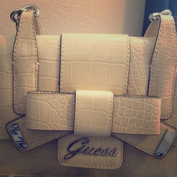 Brand New  GUESS bag with tag