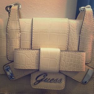 Brand New  GUESS bag with tag