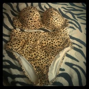 💜PRICE DROP* Victorias Secret Strapless Bikini