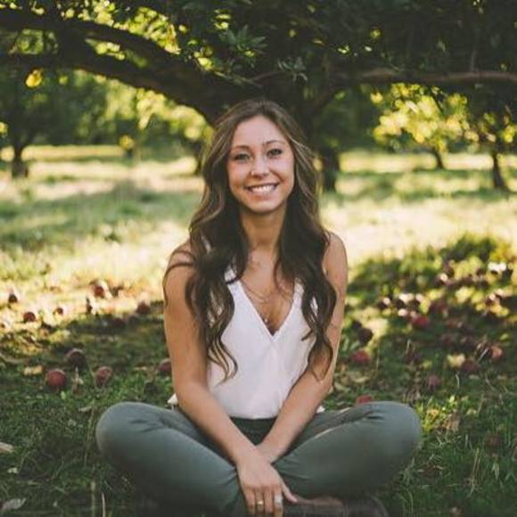 Meet your Posher, Elaina