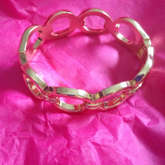 T&J DESIGNS GOLD CIRCLE CRYSTAL BANGLE - Picture 2 of 3