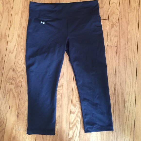 Under Armor Sport Capri Leggings - Picture 1 of 2
