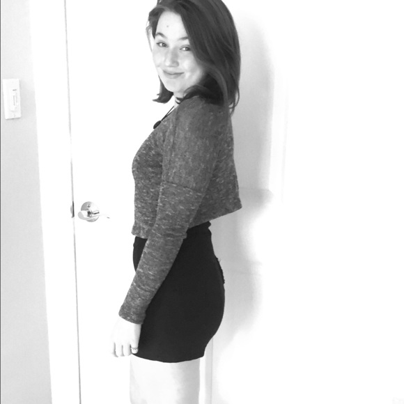 Really flattering grey crop top - Picture 1 of 3