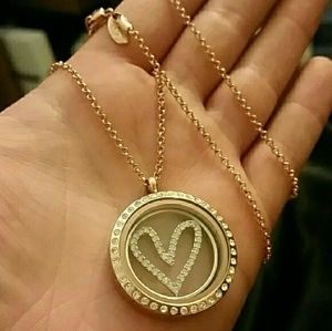 ORIGAMI OWL NECKLACE *DELETING APP.. LAST CHANCE!*