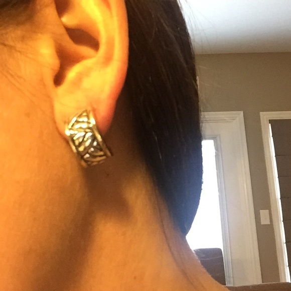 Great quality fashion earrings